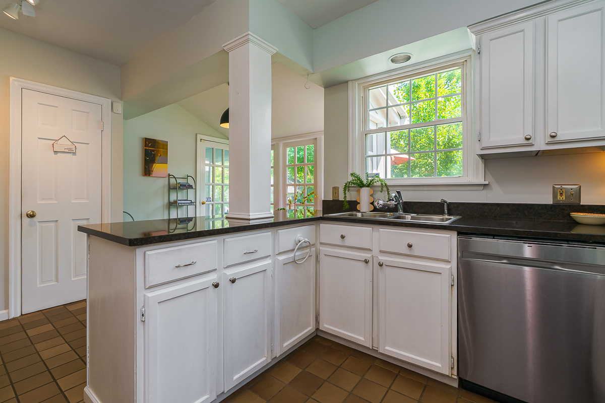 1010 Vernon Rd-33