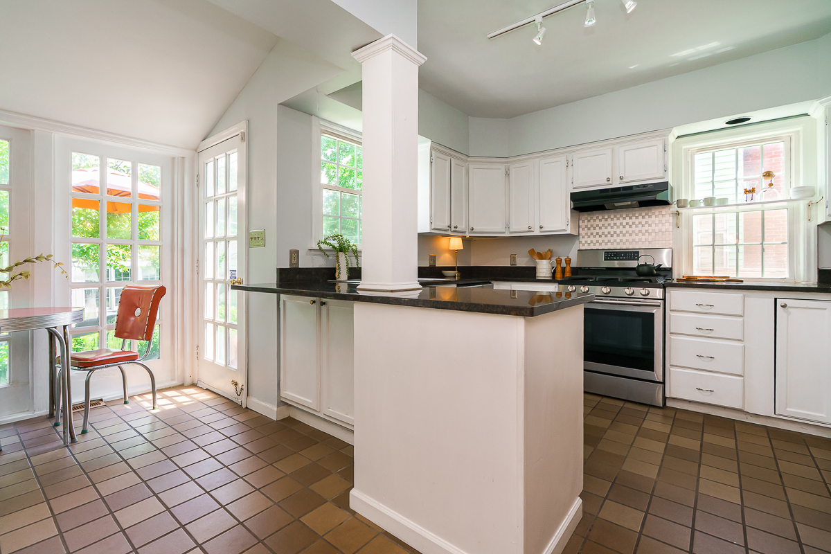 1010 Vernon Rd-35