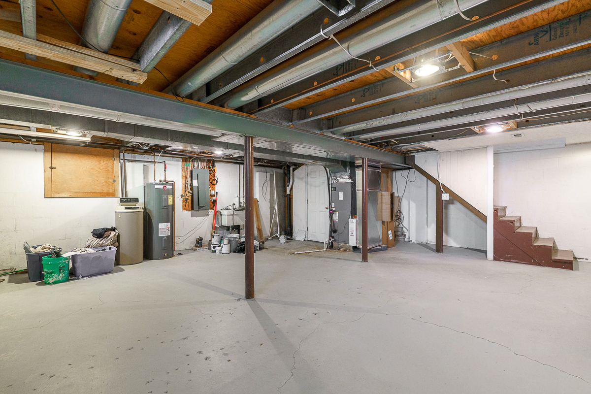 106 Ormsbee Ave-10