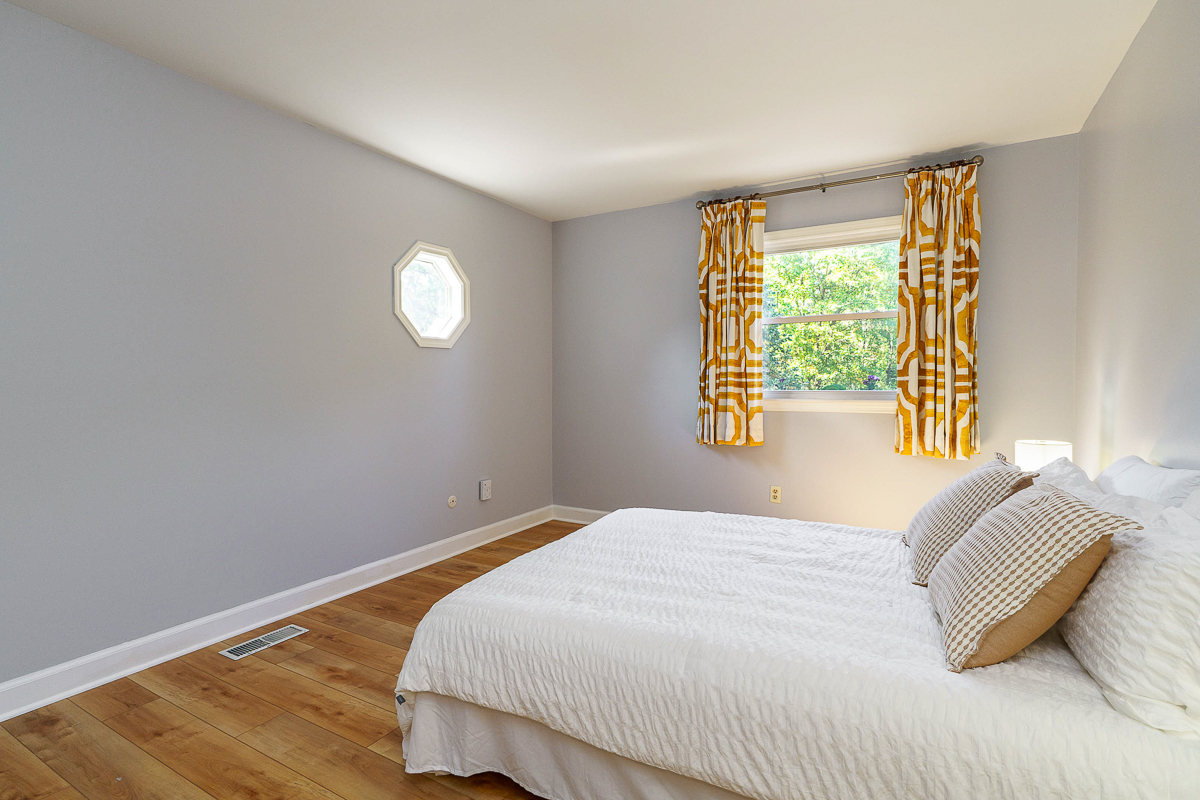 106 Ormsbee Ave-34