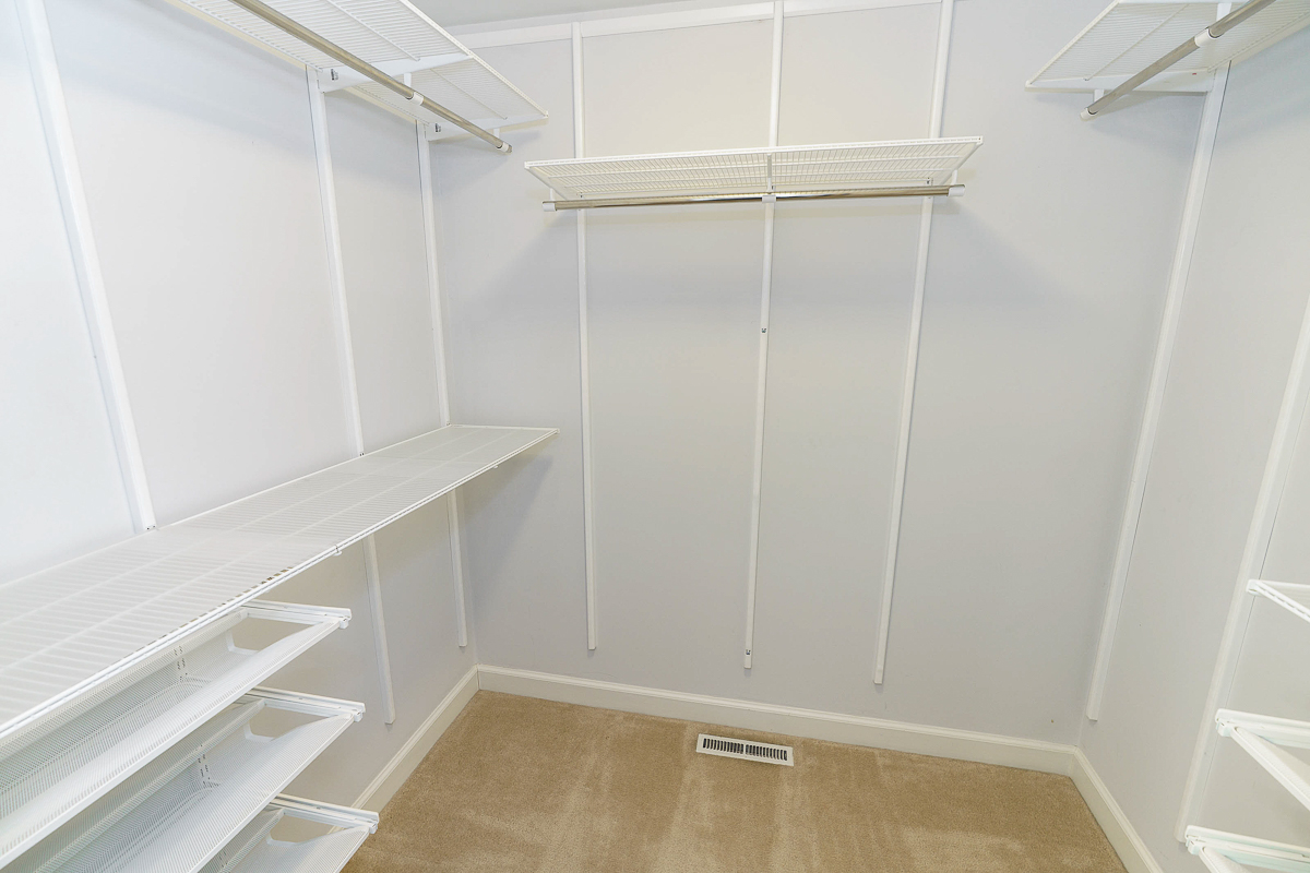 106 Ormsbee Ave-37