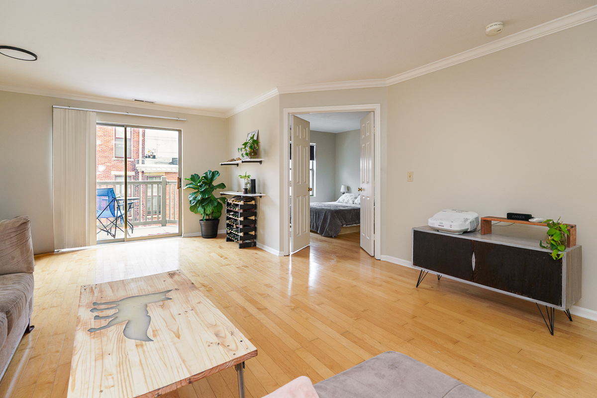 10 w Russell St-12