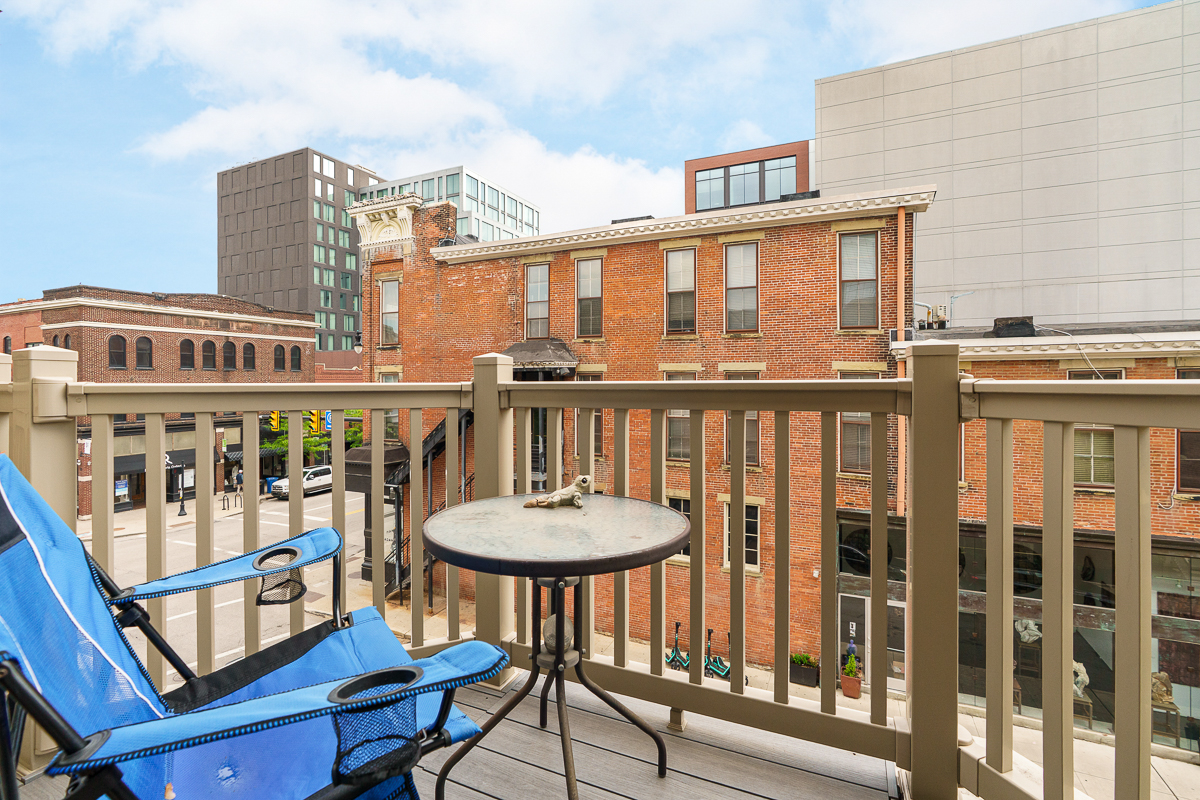 10 w Russell St-13