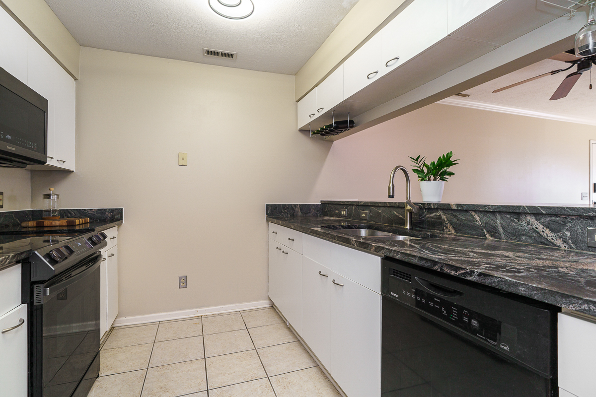 10 w Russell St-18