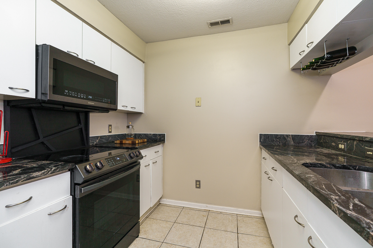 10 w Russell St-19
