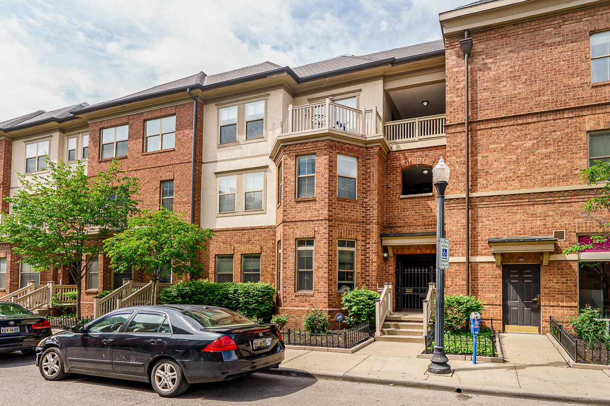 10 w Russell St-3