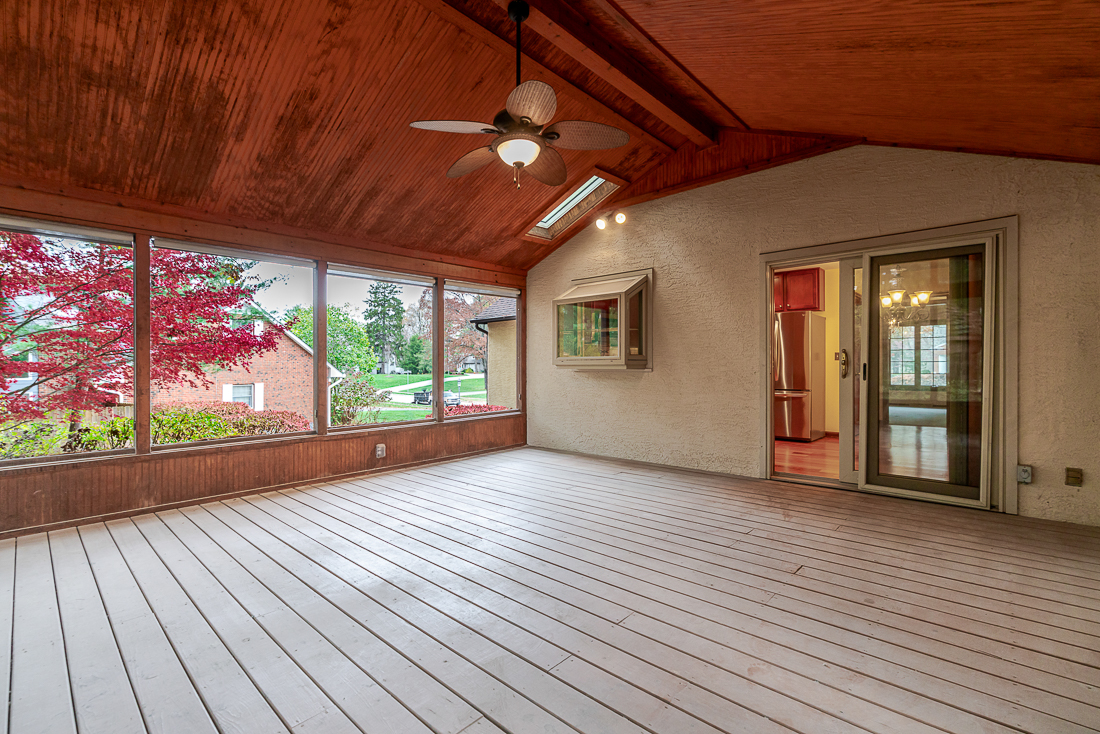 111 North Nob Hill-30