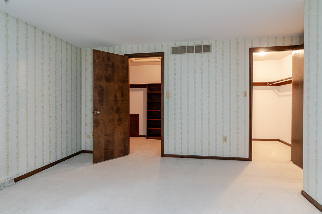 111 North Nob Hill-43