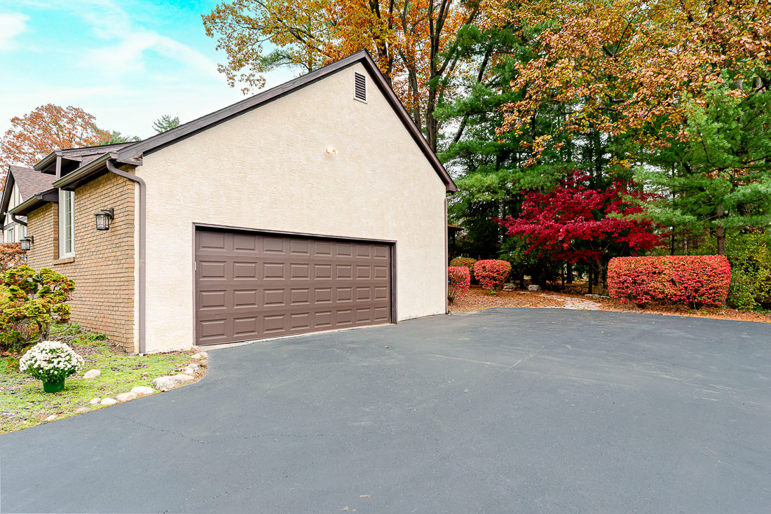 111 North Nob Hill-8