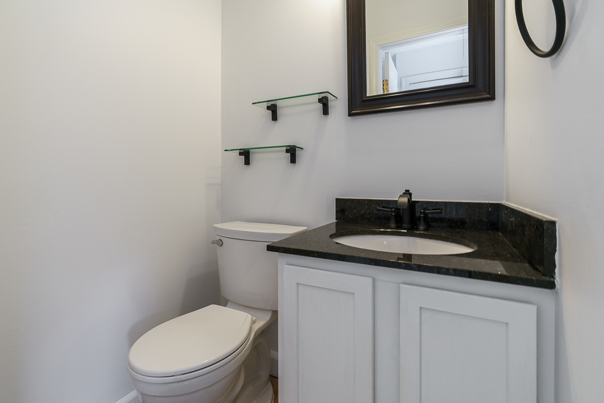 1217 Weybridge Rd-29