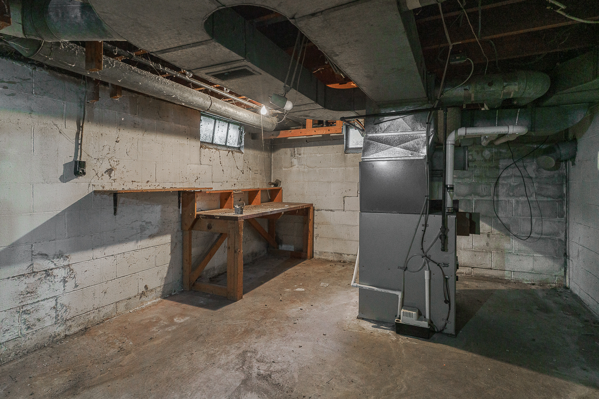 123 w South St-10