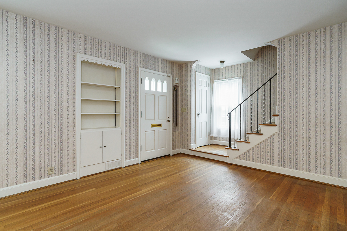 123 w South St-13