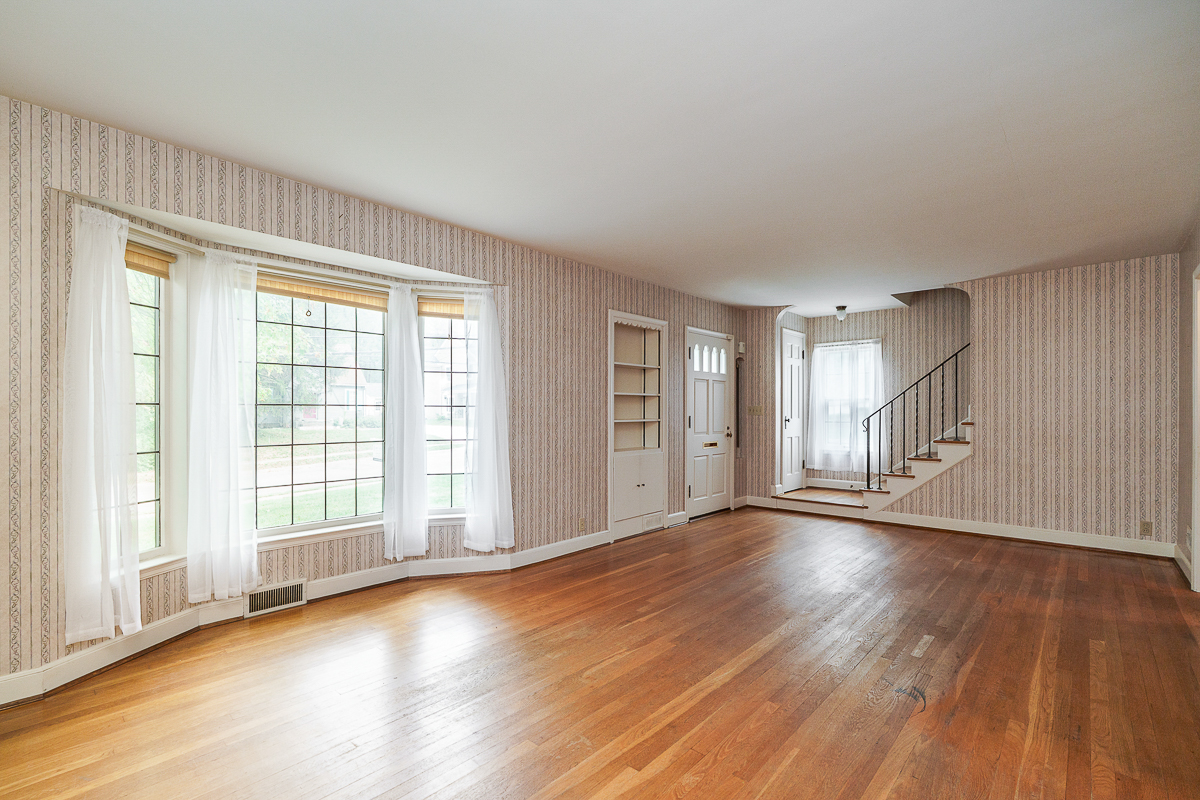 123 w South St-15