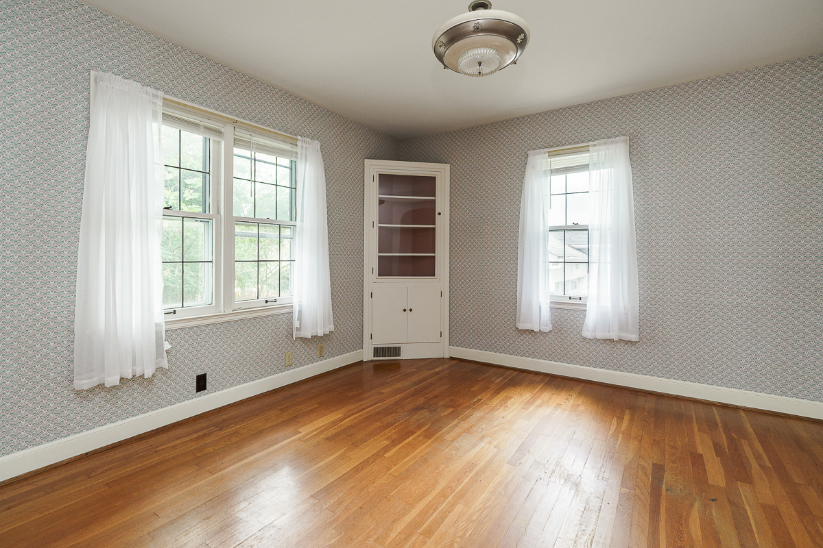 123 w South St-16