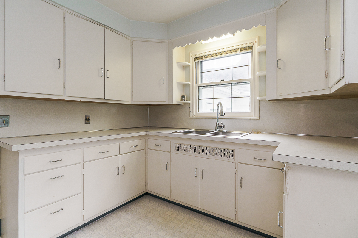 123 w South St-20