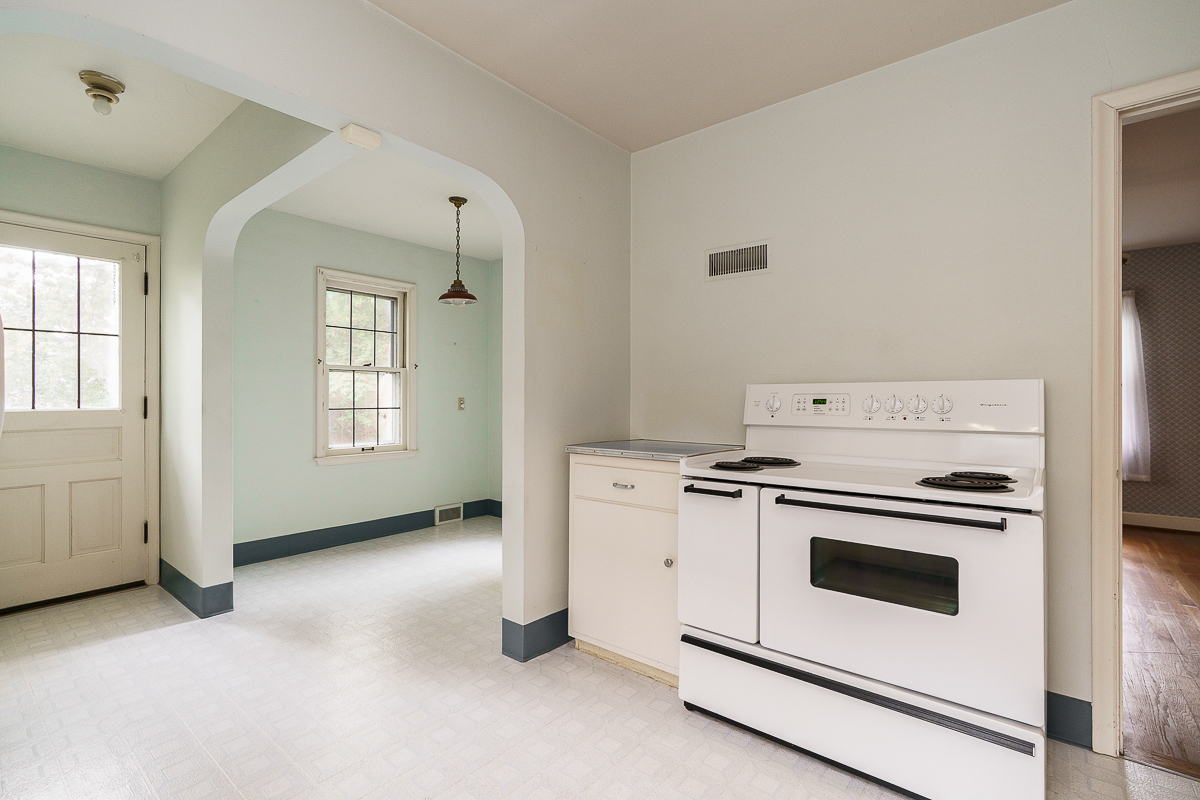 123 w South St-21