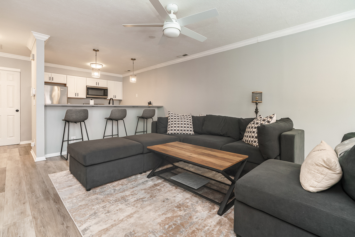 12 W Russell St-11