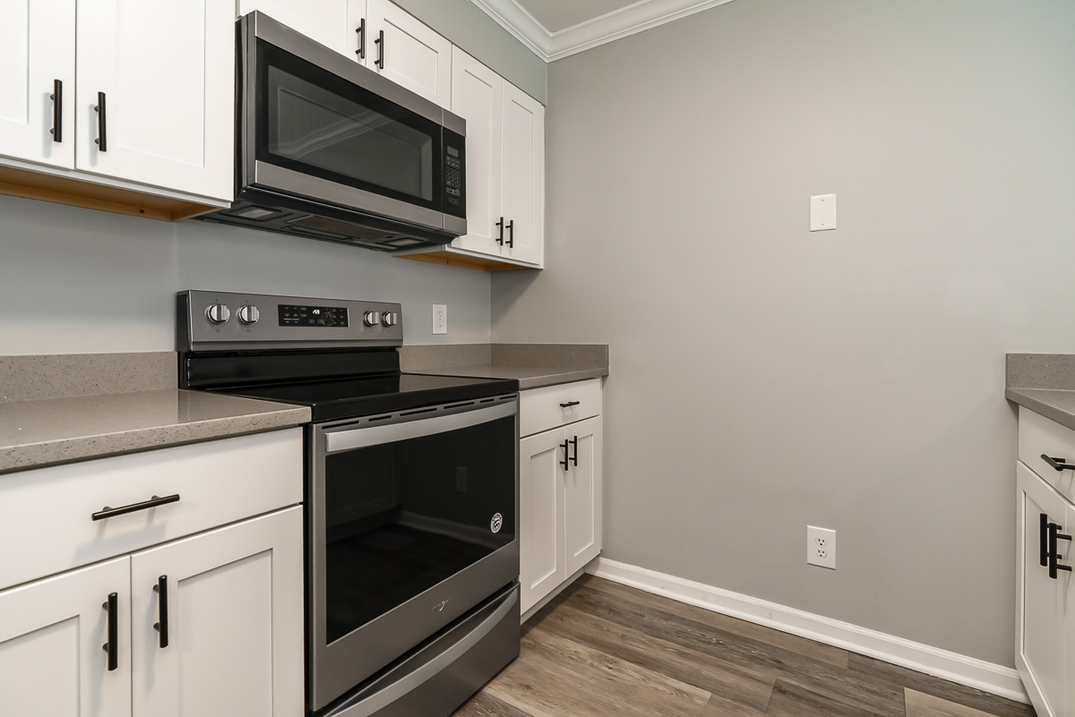 12 W Russell St-18