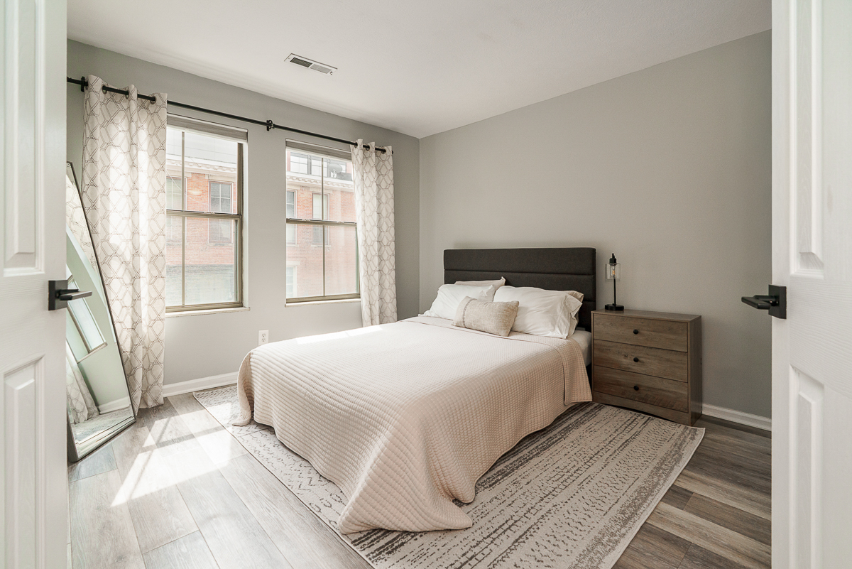12 W Russell St-21