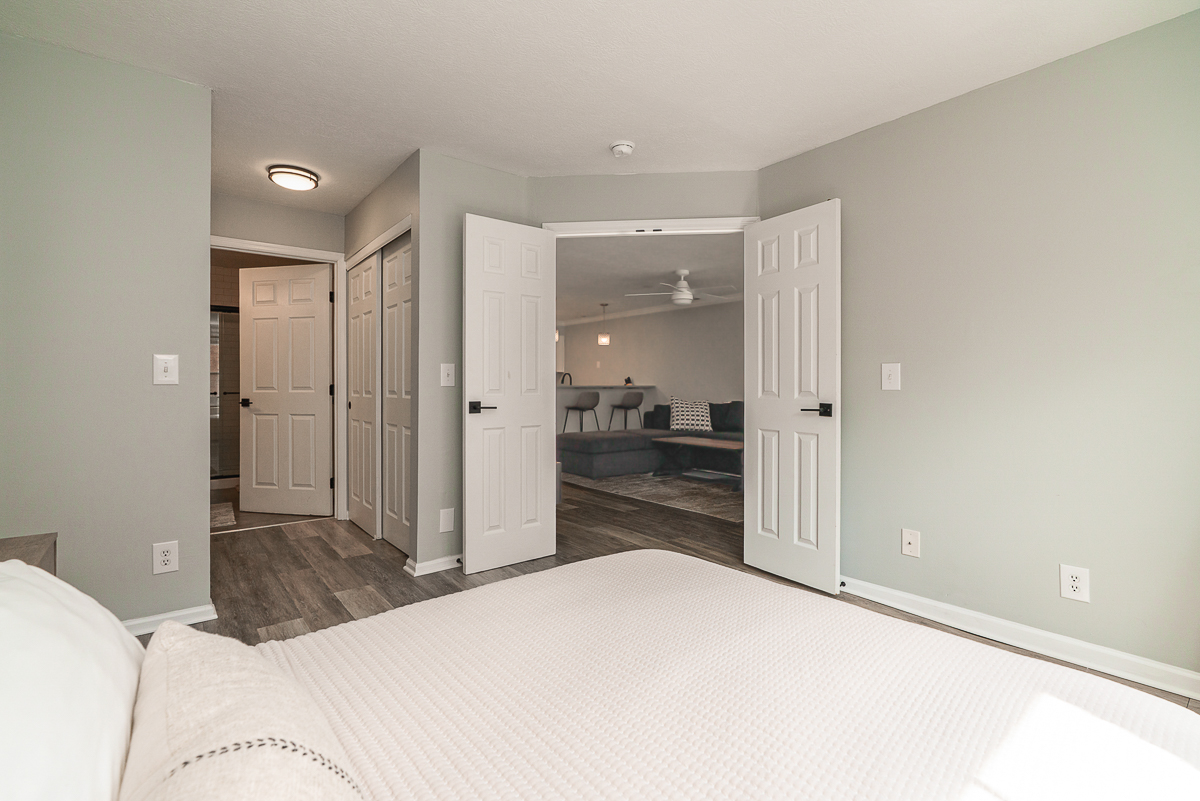 12 W Russell St-23