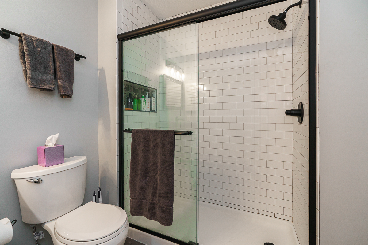 12 W Russell St-26
