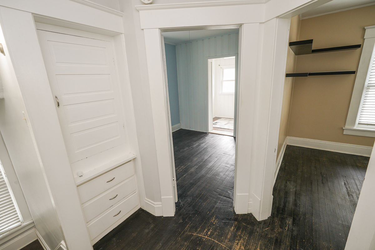 130 e Gates St-25