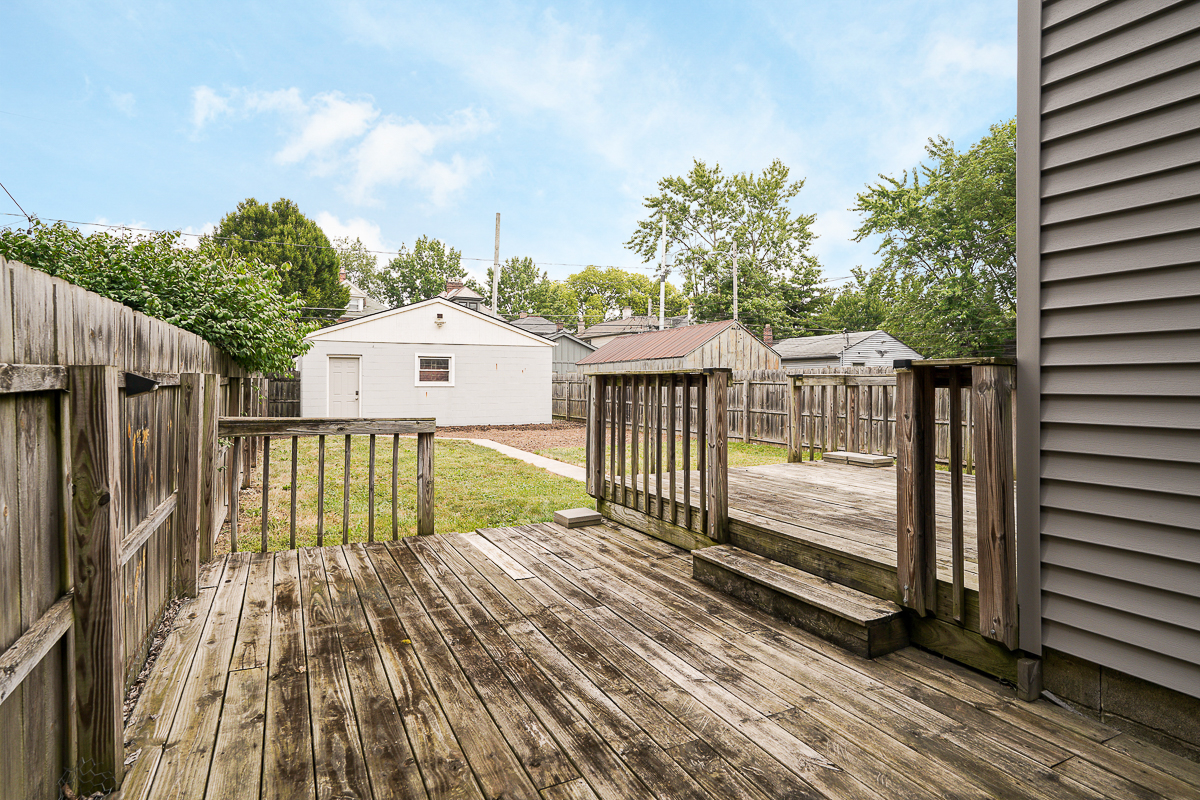 130 e Gates St-3