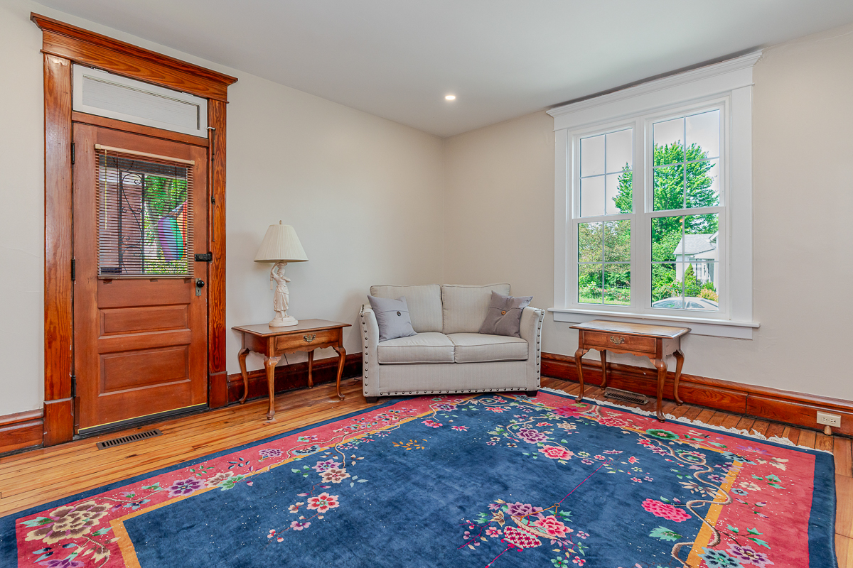 1366 s 4th St-10