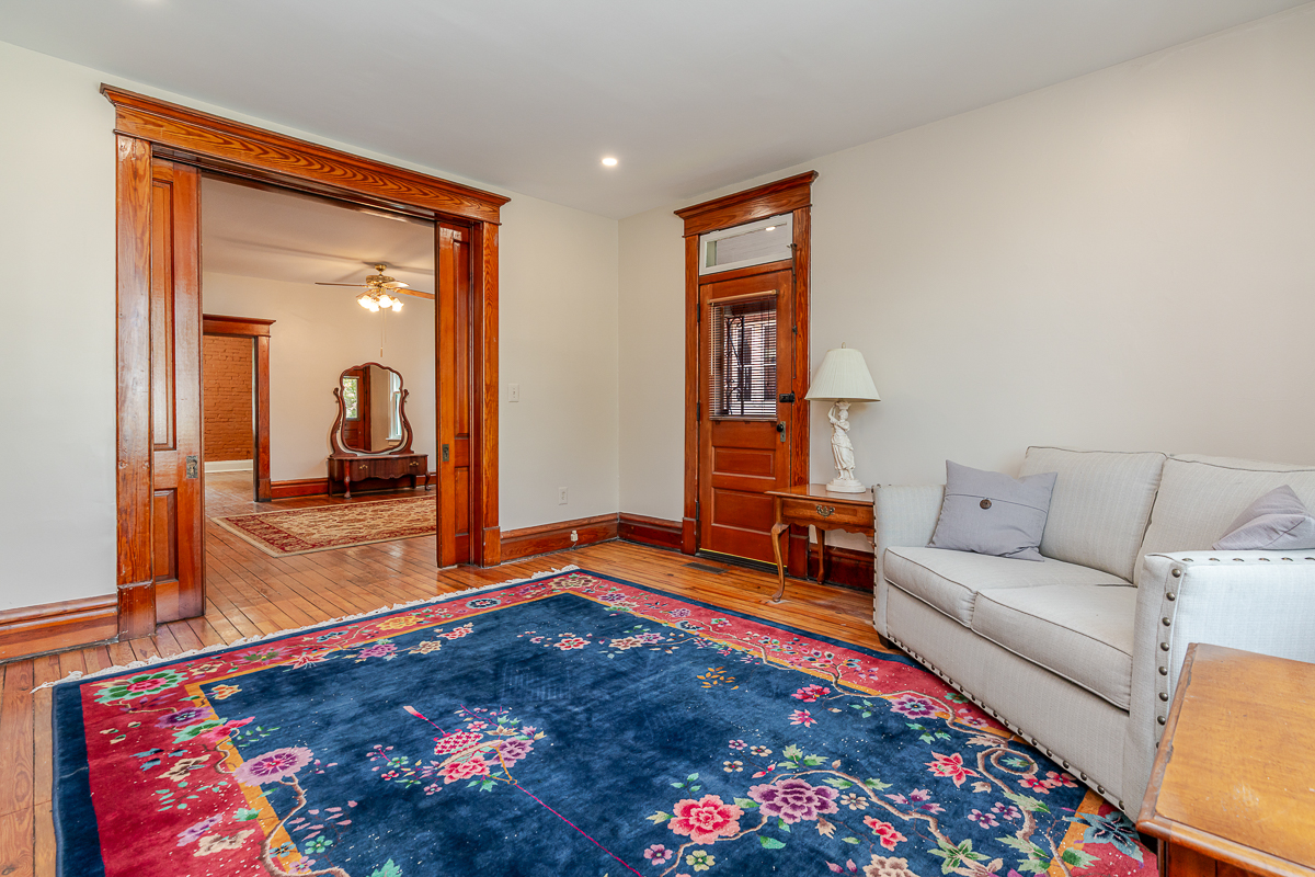 1366 s 4th St-11