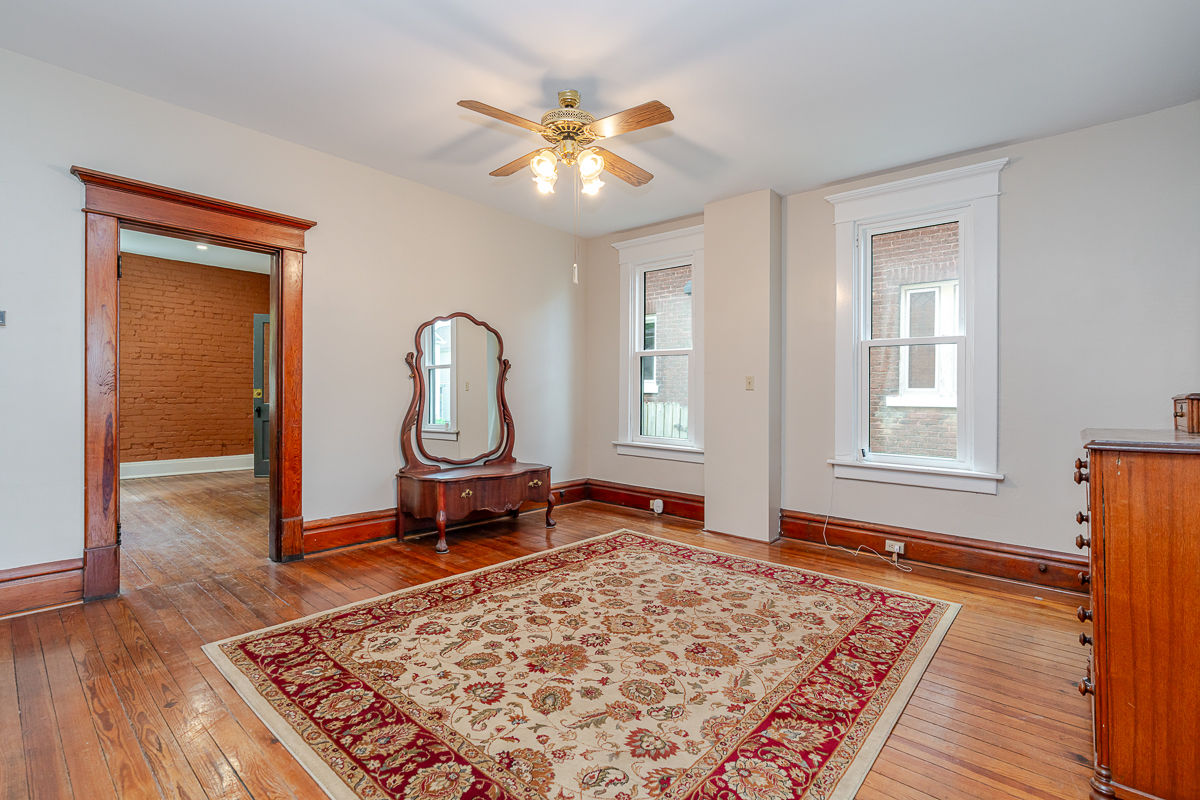 1366 s 4th St-15