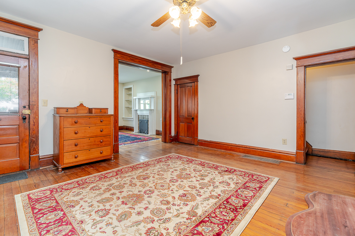 1366 s 4th St-16