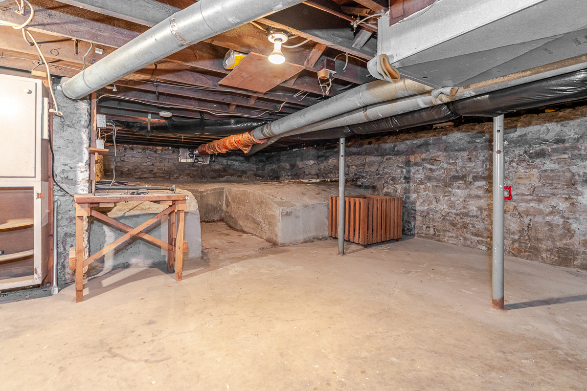 1366 s 4th St-18