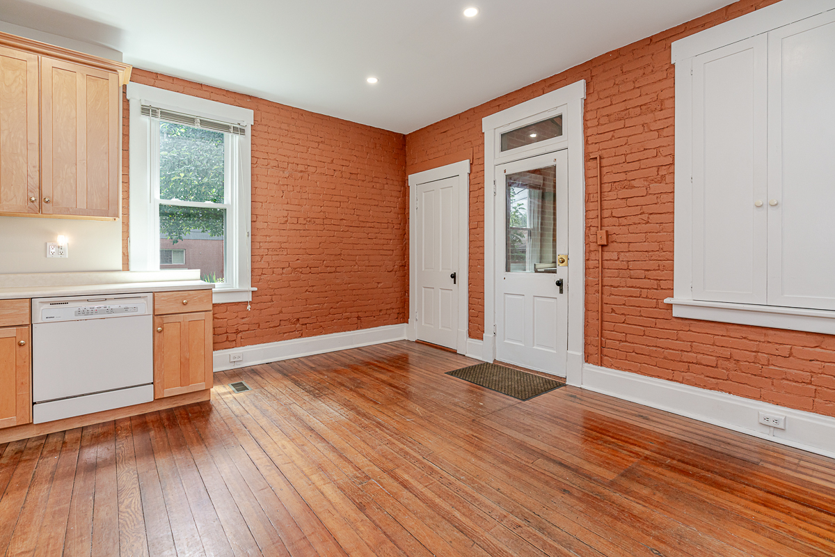 1366 s 4th St-21