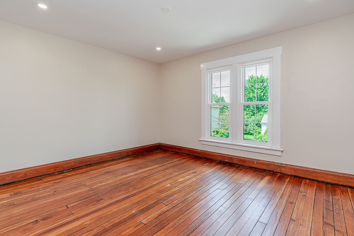 1366 s 4th St-27