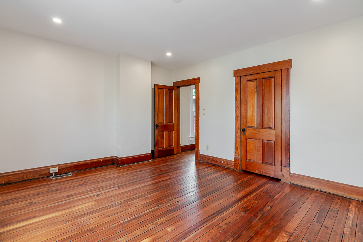 1366 s 4th St-29
