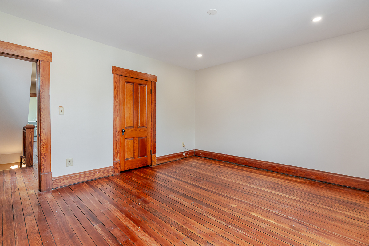 1366 s 4th St-30