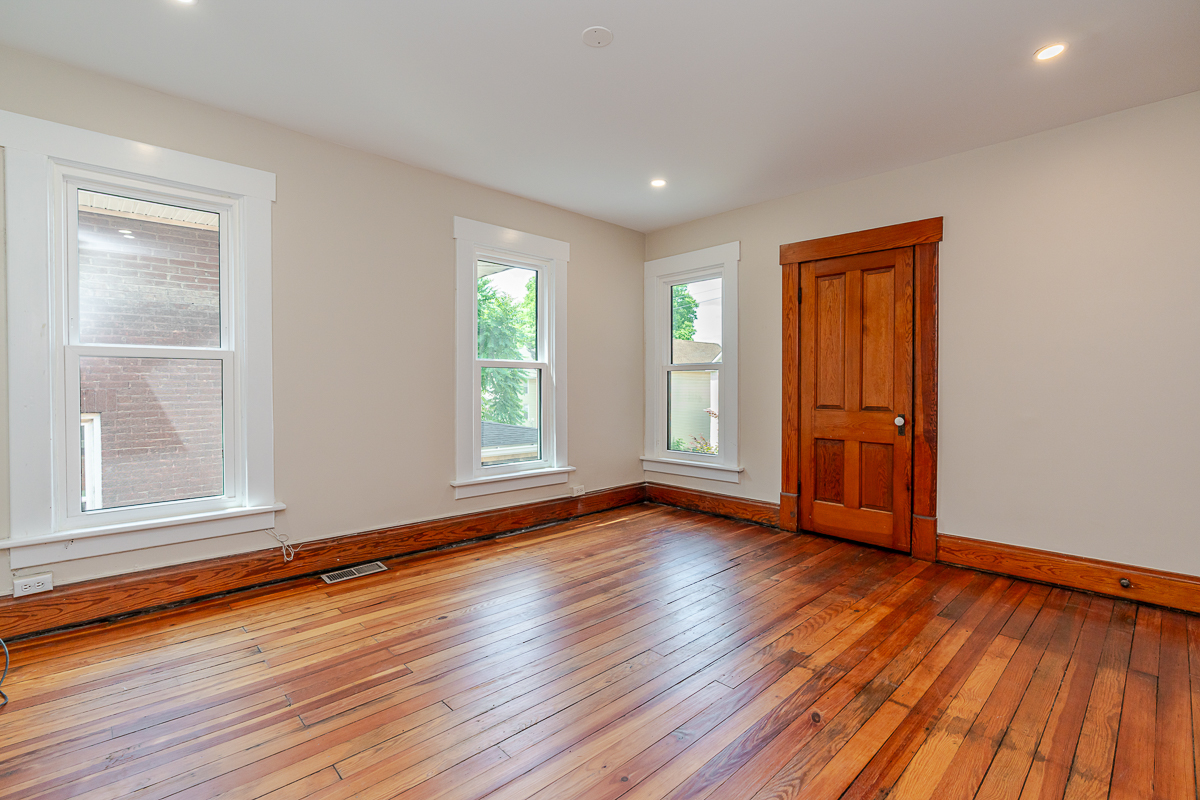 1366 s 4th St-32