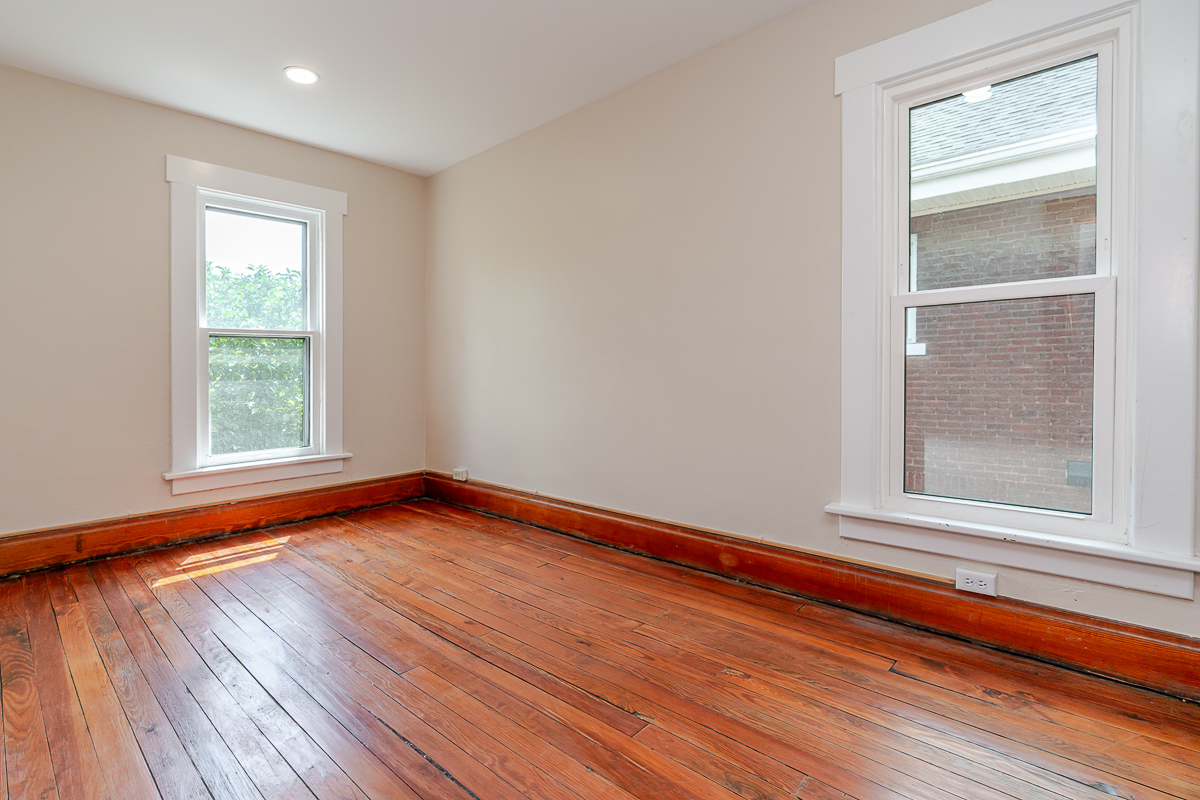 1366 s 4th St-33
