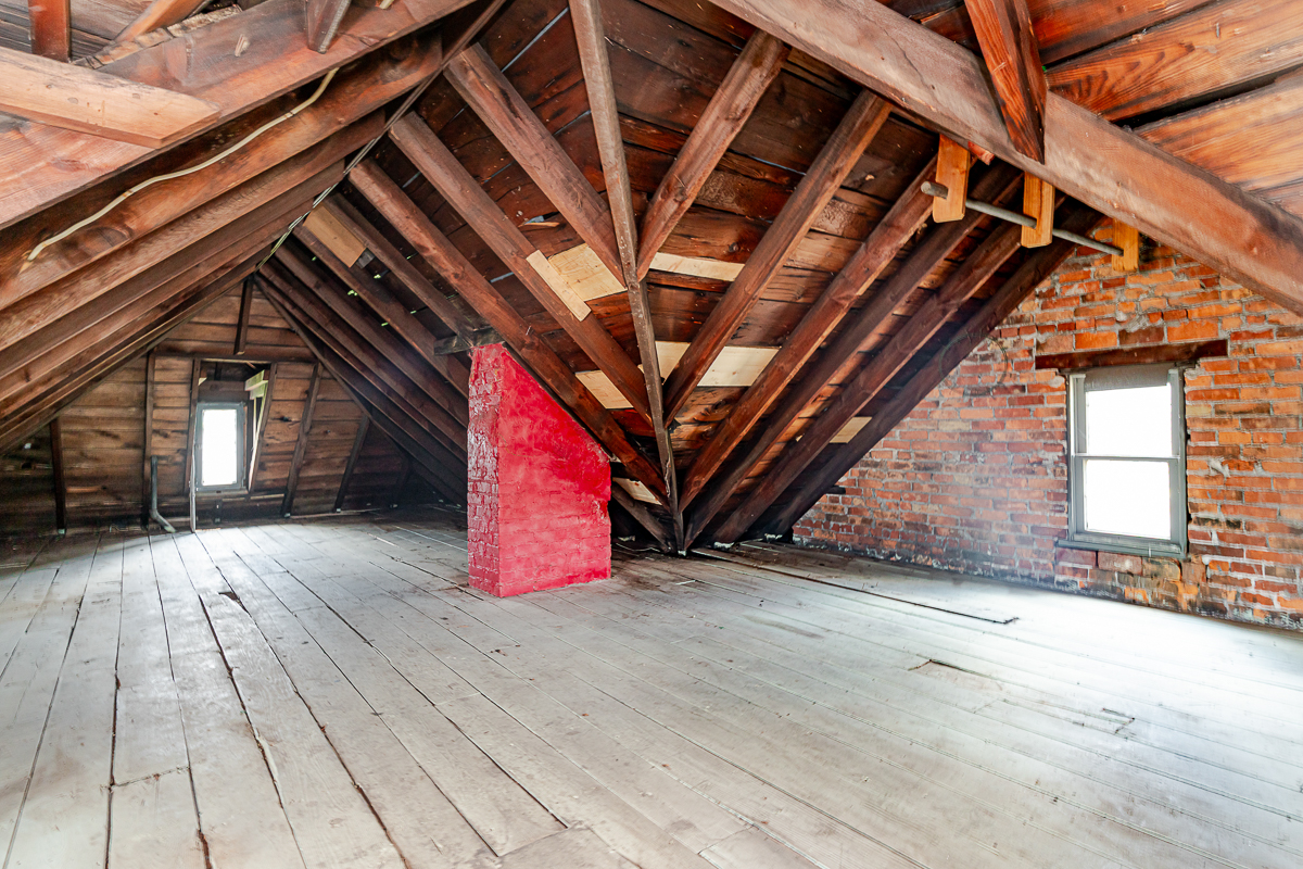1366 s 4th St-37