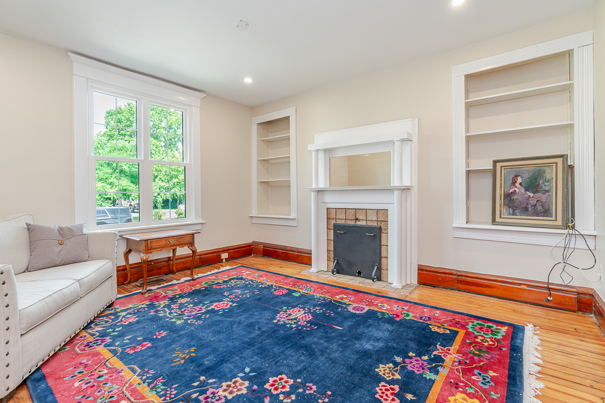 1366 s 4th St-9
