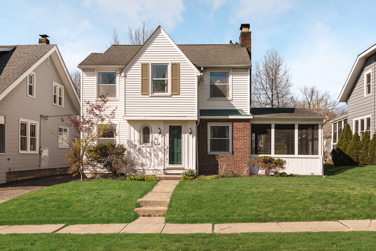 136 Fallis Rd-1