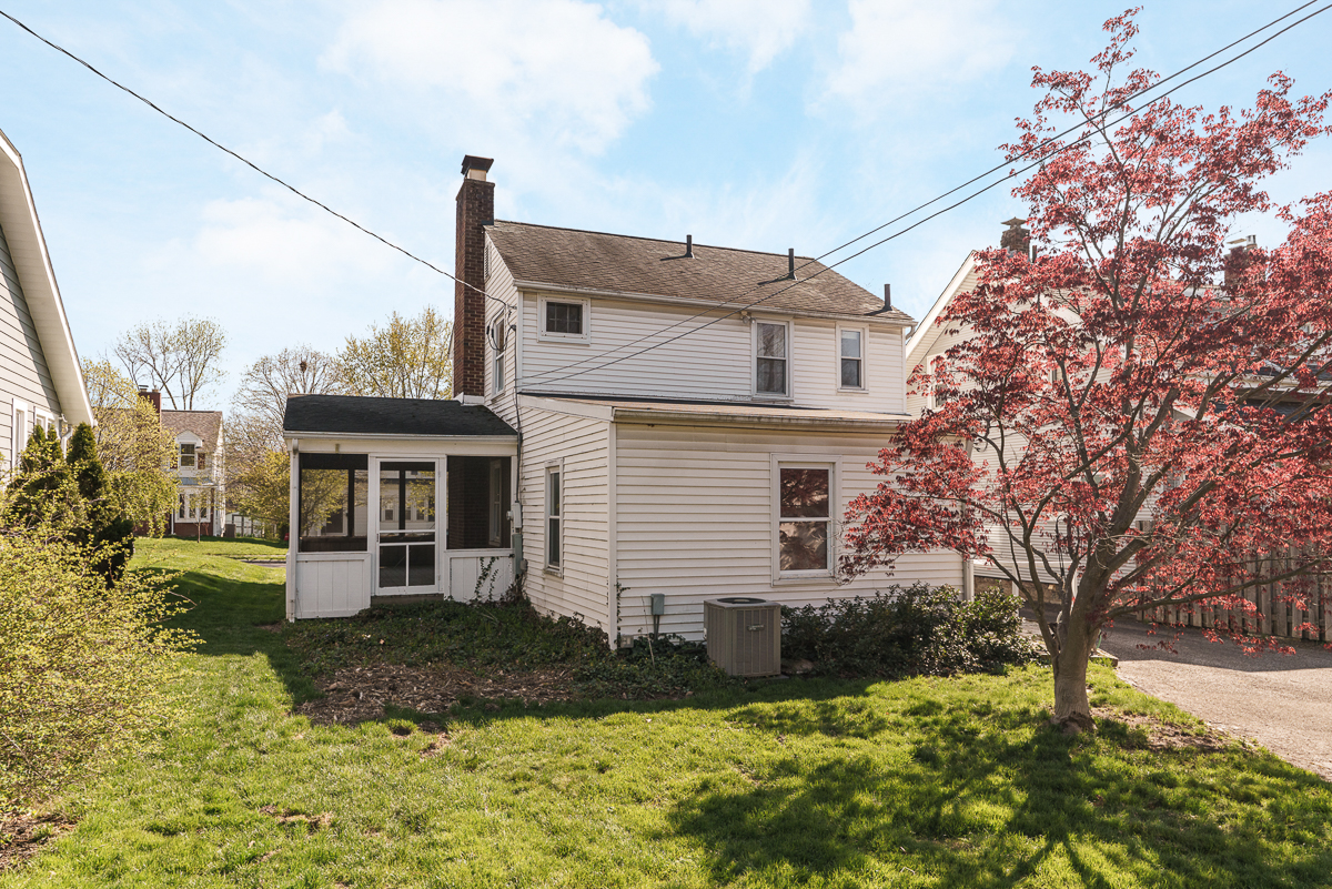 136 Fallis Rd-6