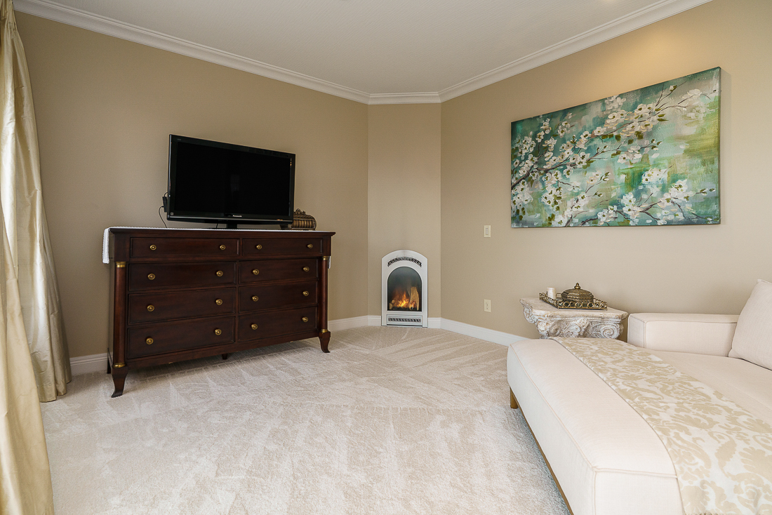 1403 Riverwood Ln-39