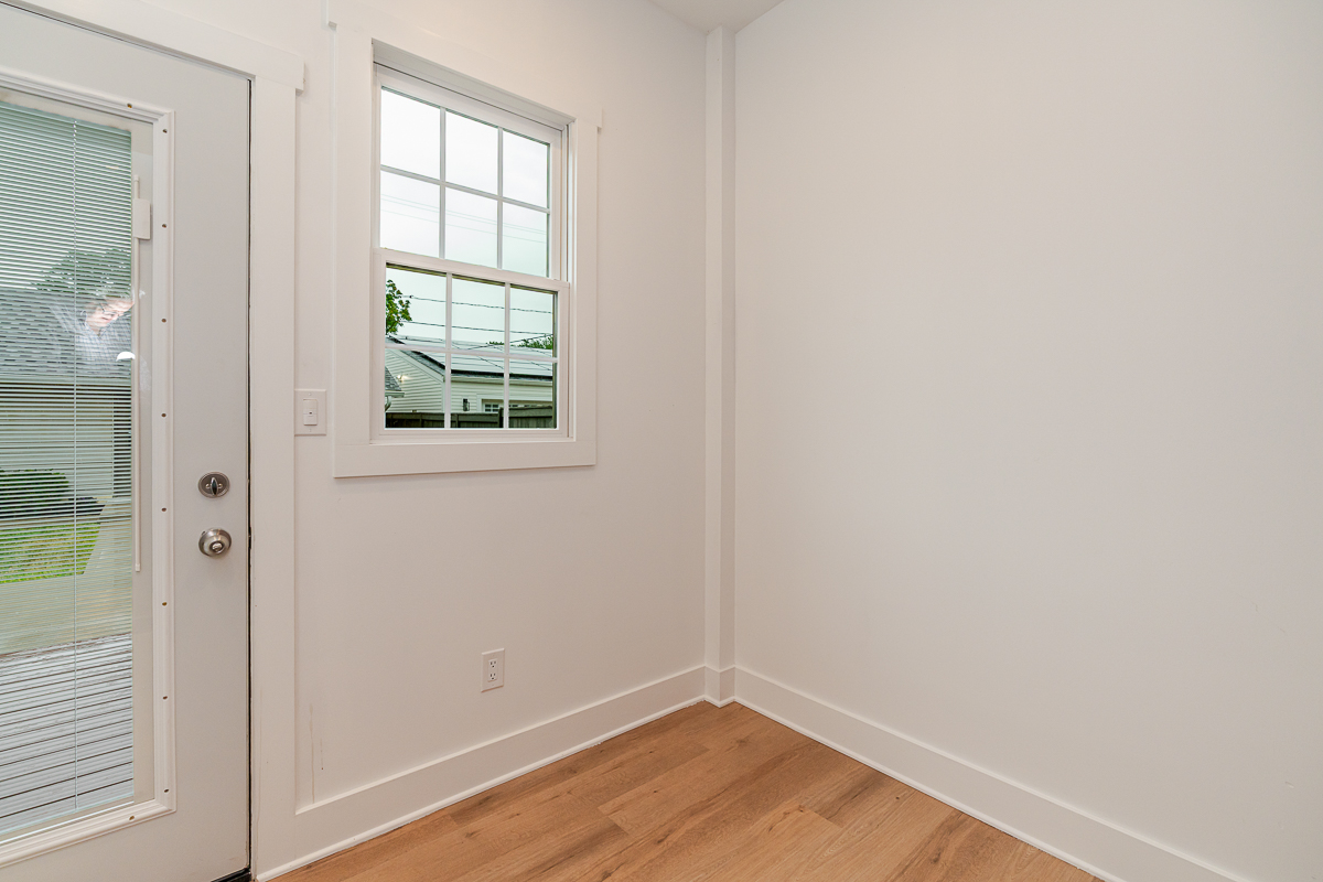144 E Mithoff St-20