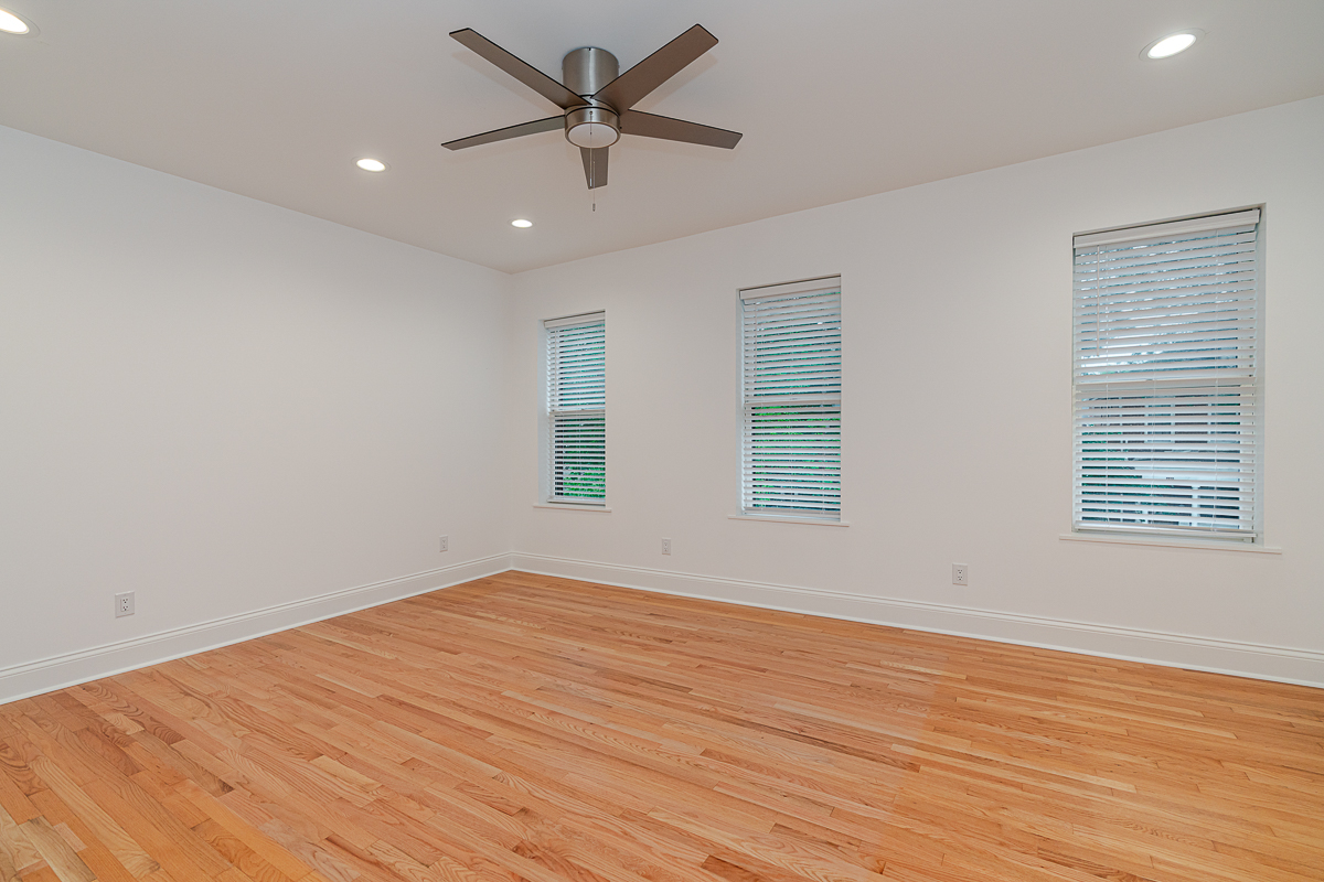 144 E Mithoff St-22