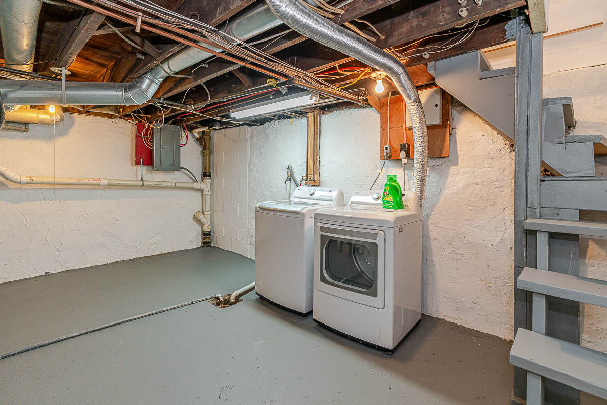 144 E Mithoff St-36