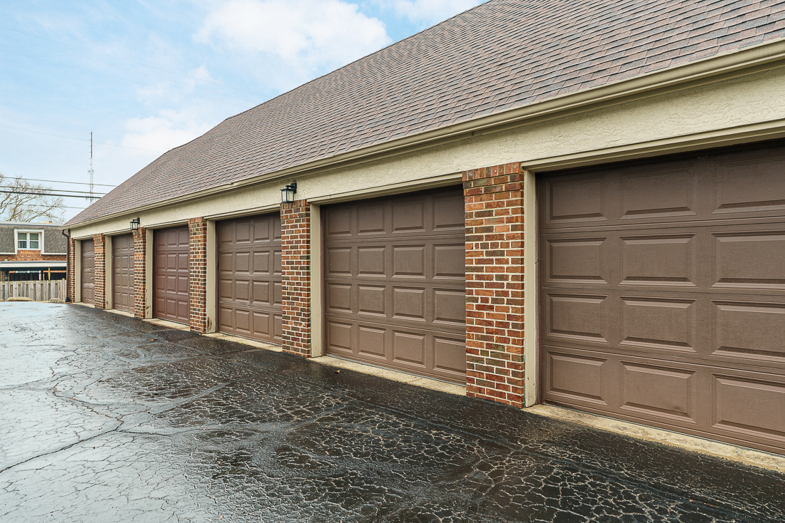 1537 Sandringham Ct.-13