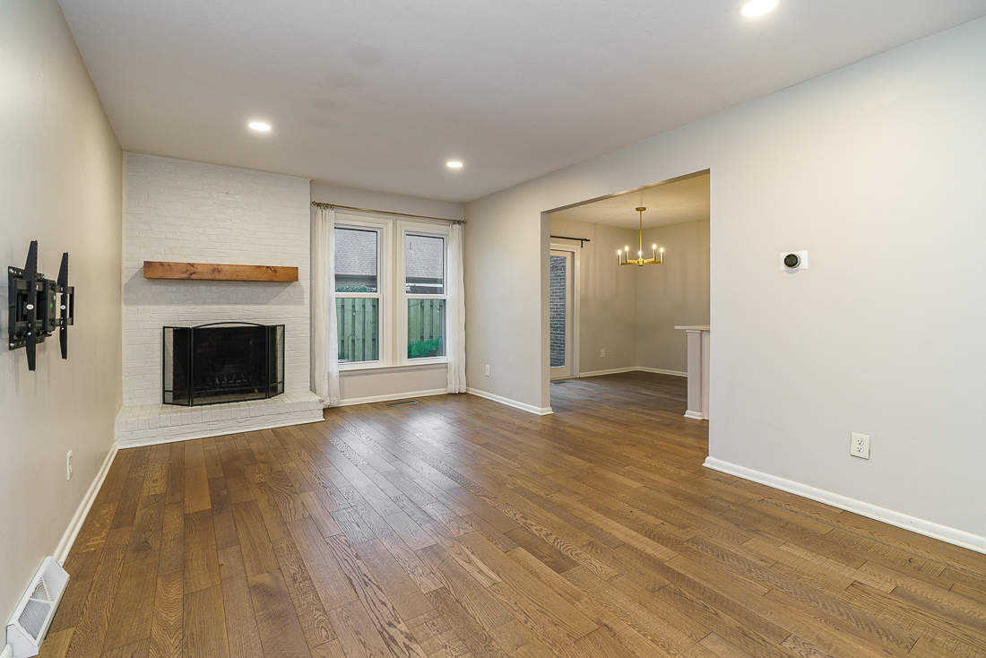 1537 Sandringham Ct.-21