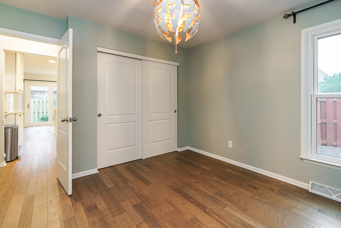 1537 Sandringham Ct.-35