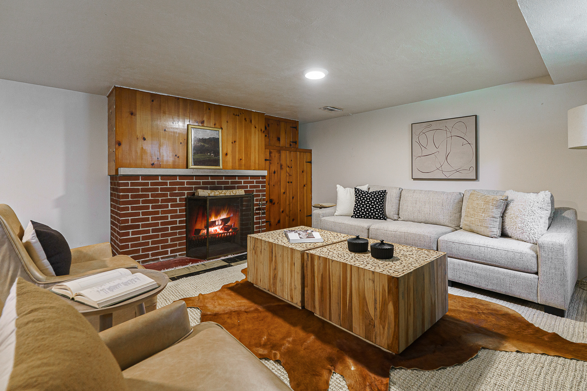 1660 Ridgeway Pl-18